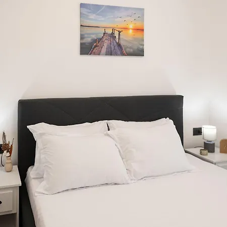 Josephine In Odyssey & Pool-parking * Mamaia