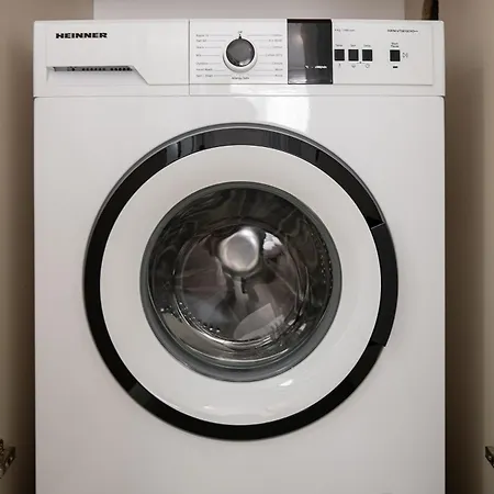 Josephine In Odyssey & Pool-parking * Mamaia