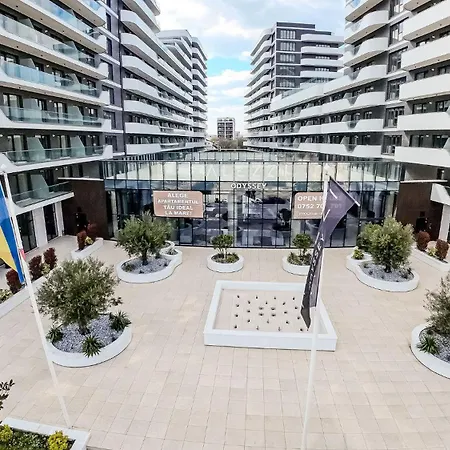 Josephine In Odyssey & Pool-parking *