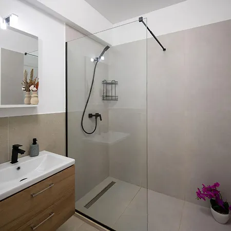 Josephine In Odyssey & Pool-parking Διαμέρισμα Mamaia