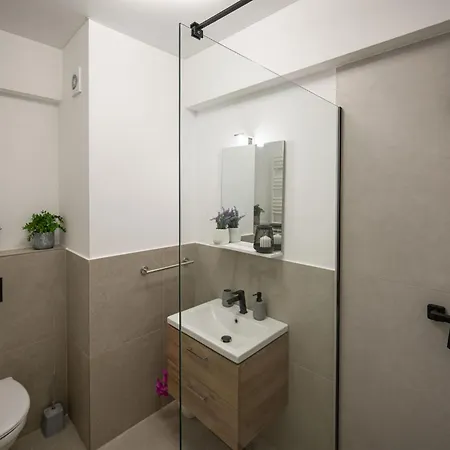 Apartment Josephine In Odyssey & Pool-parking