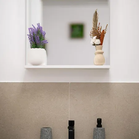 Apartment Josephine In Odyssey & Pool-parking