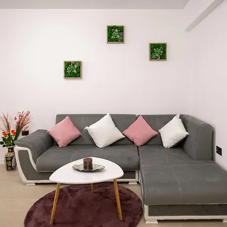 Apartment Josephine In Odyssey & Pool-parking