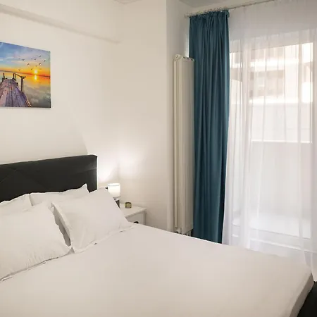 Josephine In Odyssey & Pool-parking *